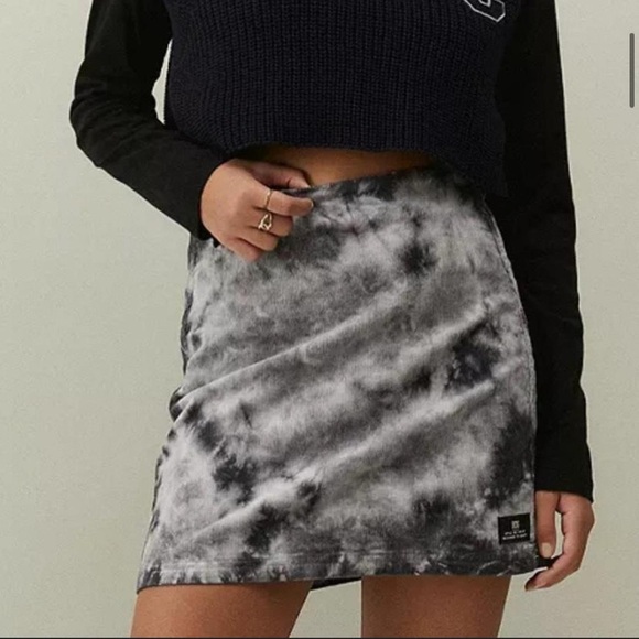 Urban Outfitters BDG Black and Gray A-Line Mini Skirt NWT - Picture 1 of 11